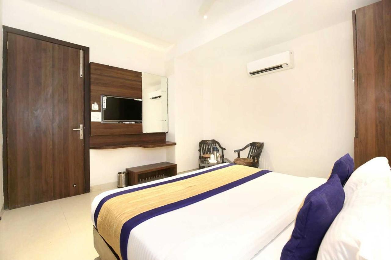 Hotel O Grand Star Amritsar Zewnętrze zdjęcie