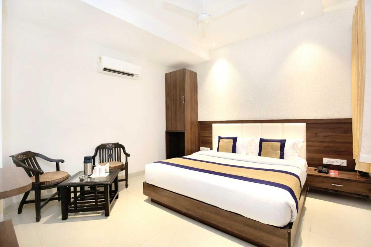 Hotel O Grand Star Amritsar Zewnętrze zdjęcie