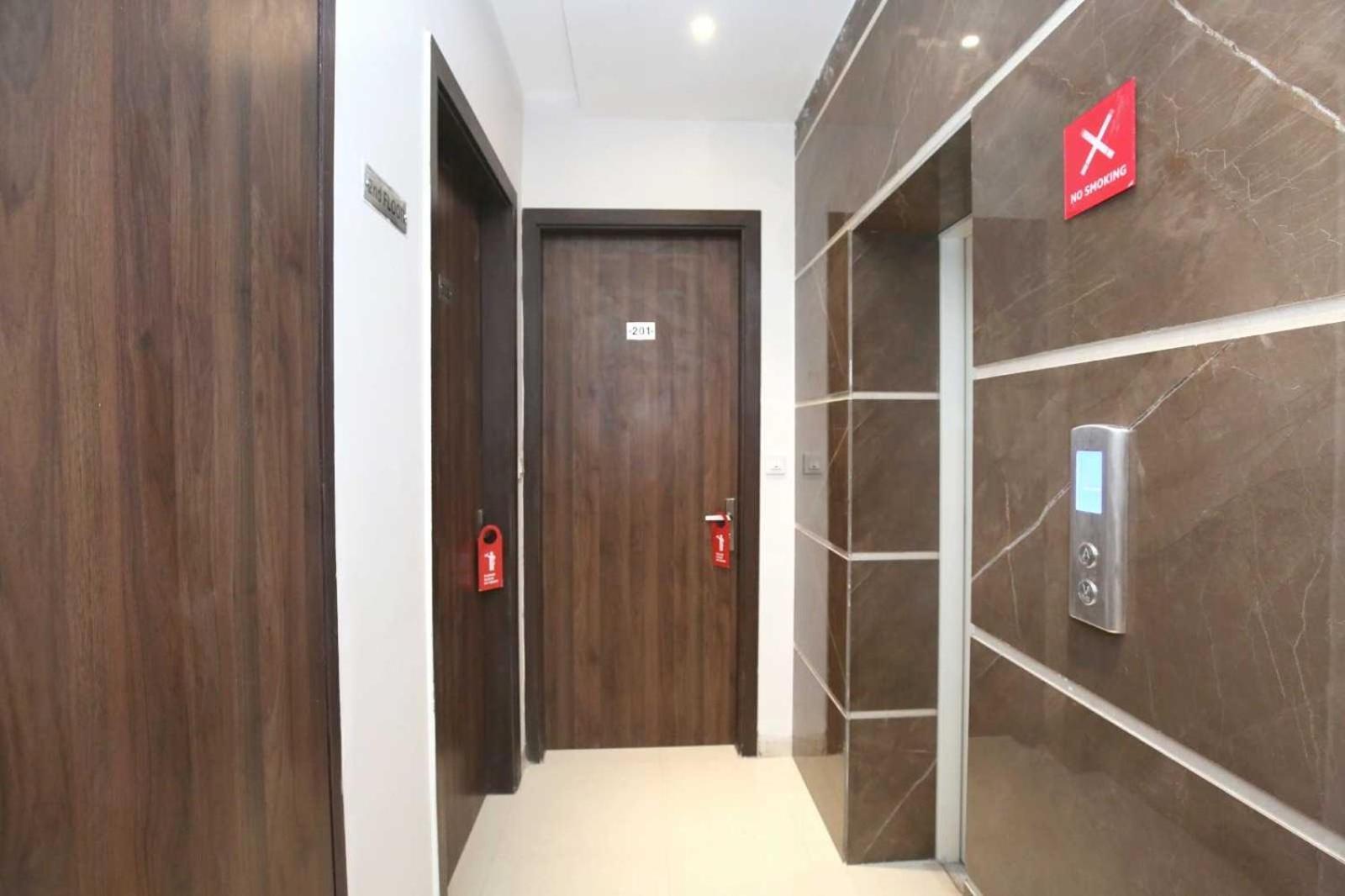Hotel O Grand Star Amritsar Zewnętrze zdjęcie