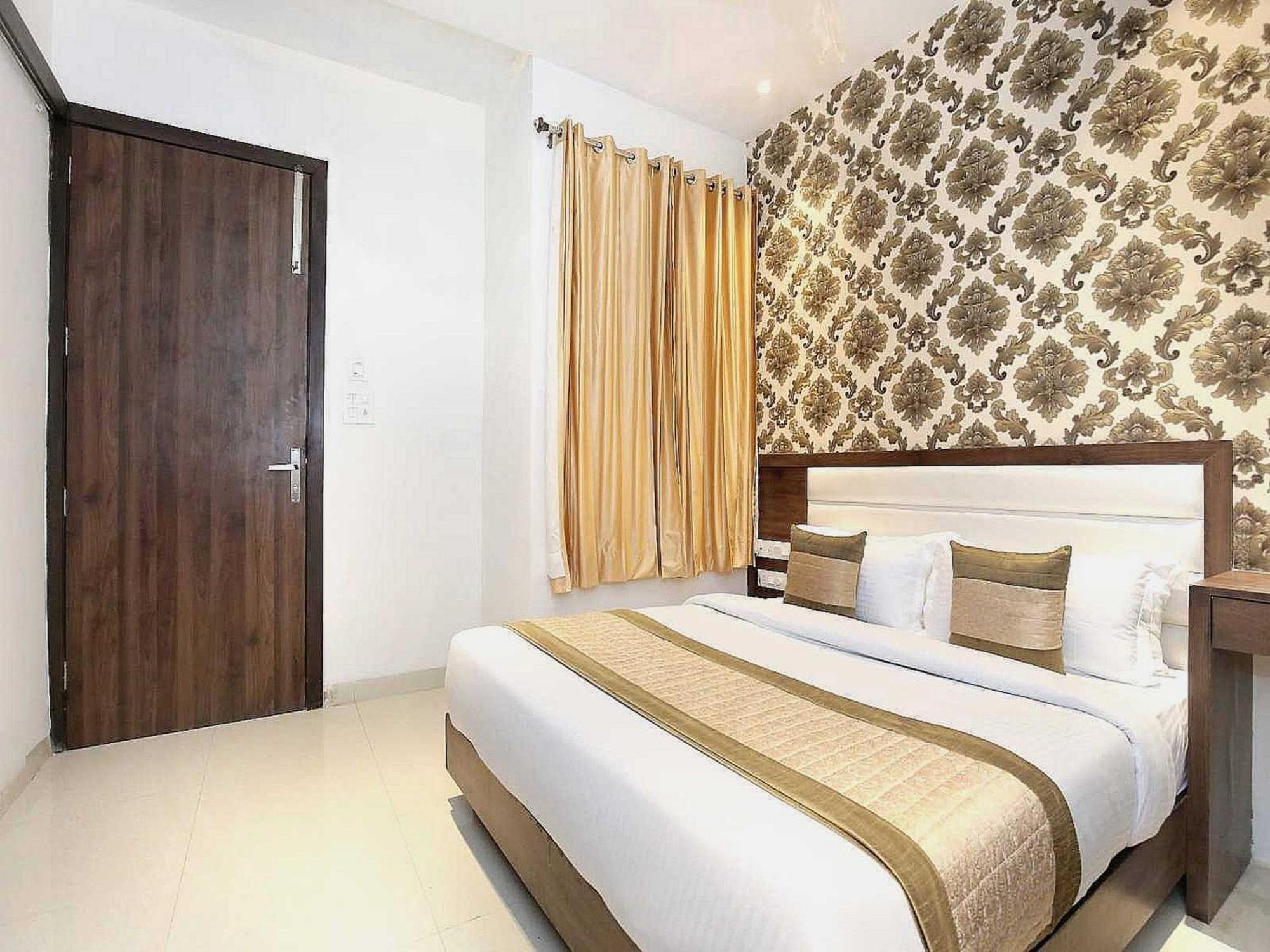 Hotel O Grand Star Amritsar Zewnętrze zdjęcie