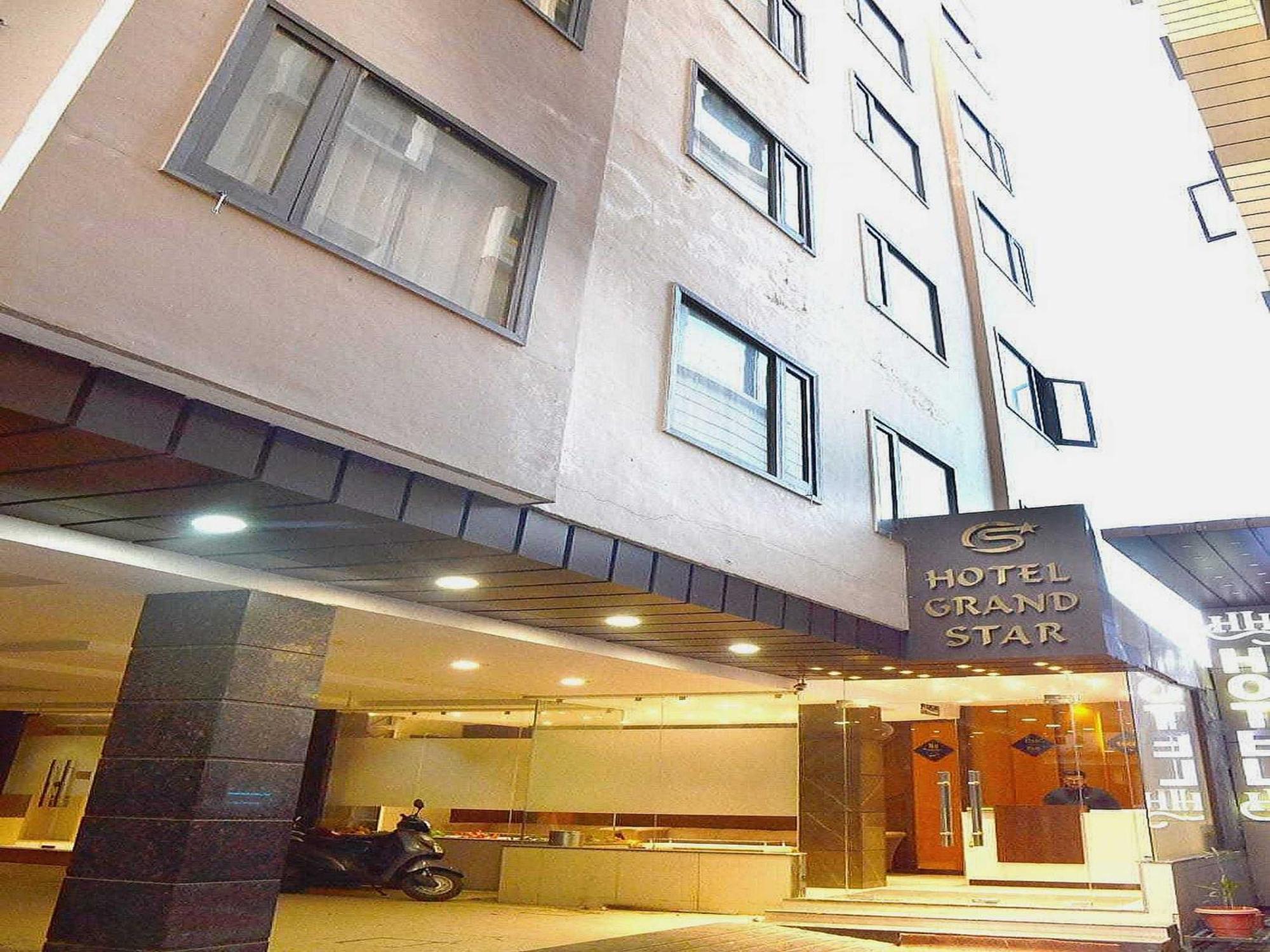 Hotel O Grand Star Amritsar Zewnętrze zdjęcie